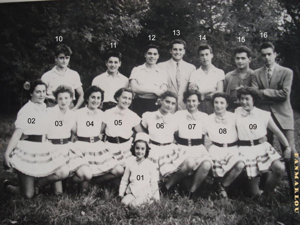 COLO LA PEYROUSE 195X 030 MARMITONS MONITRICES FETE DE FIN DE CONTIGENT 1952.jpg
